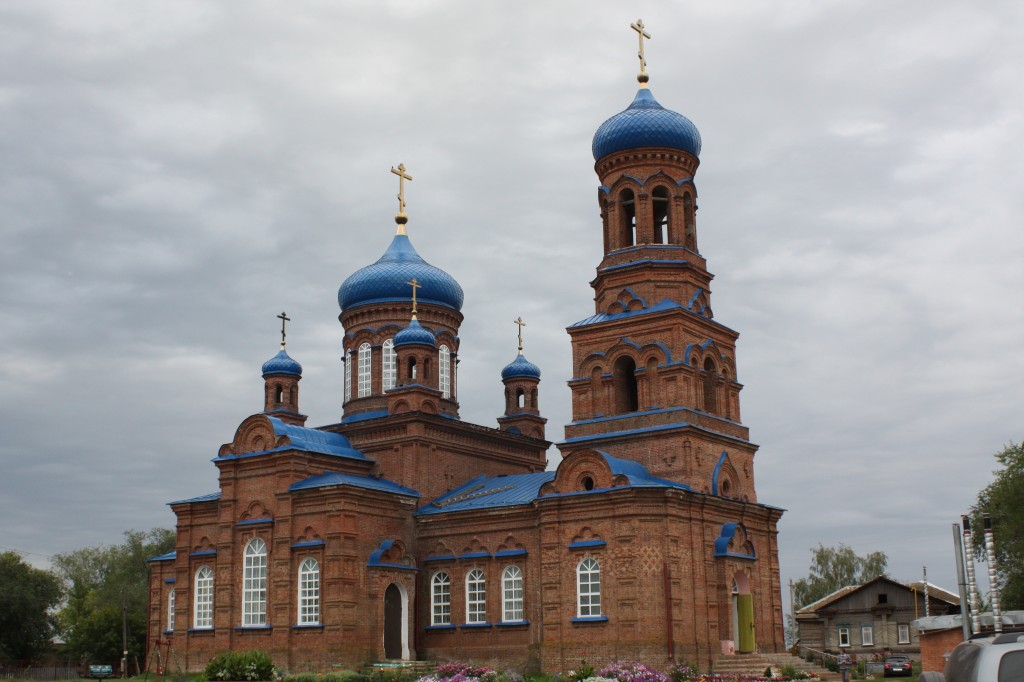 Храм села кустовое Покрова Пресвятой Богородицы